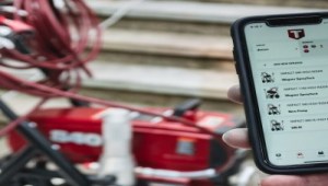 contractor using mytitan app on mobile phone