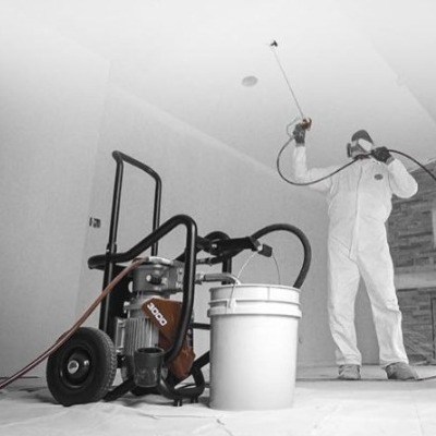 PRoTool Reviews Elite 3000 Elite 3000 sprayer and guy spraying ceiling
